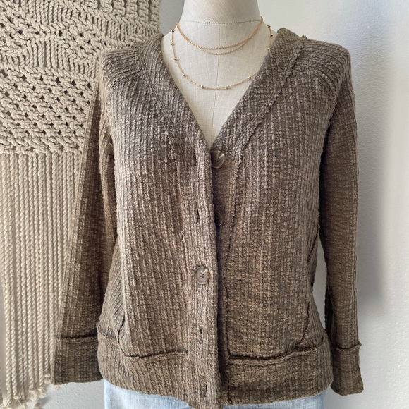 Vince Camuto Olive textured button down cardigan - Picture 2 of 4